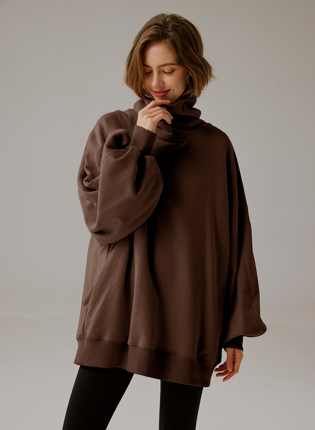 Sudadera Oversize Cuello Alto - Confort Elegante 